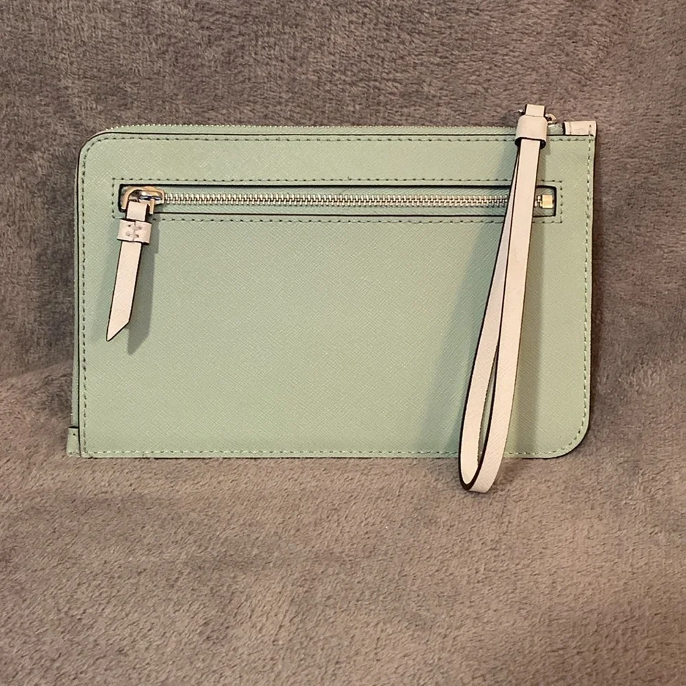 ♠️KATE SPADE ♠️Mint/White Colorblock Cameron Medium L-Zip Wristlet/NWOT